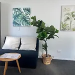 Azeroth - Comfy & Artistic Studio In Newmarket