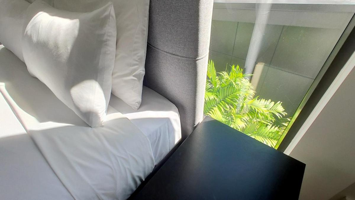 Azeroth - Comfy & Artistic In Newmarket Apartment