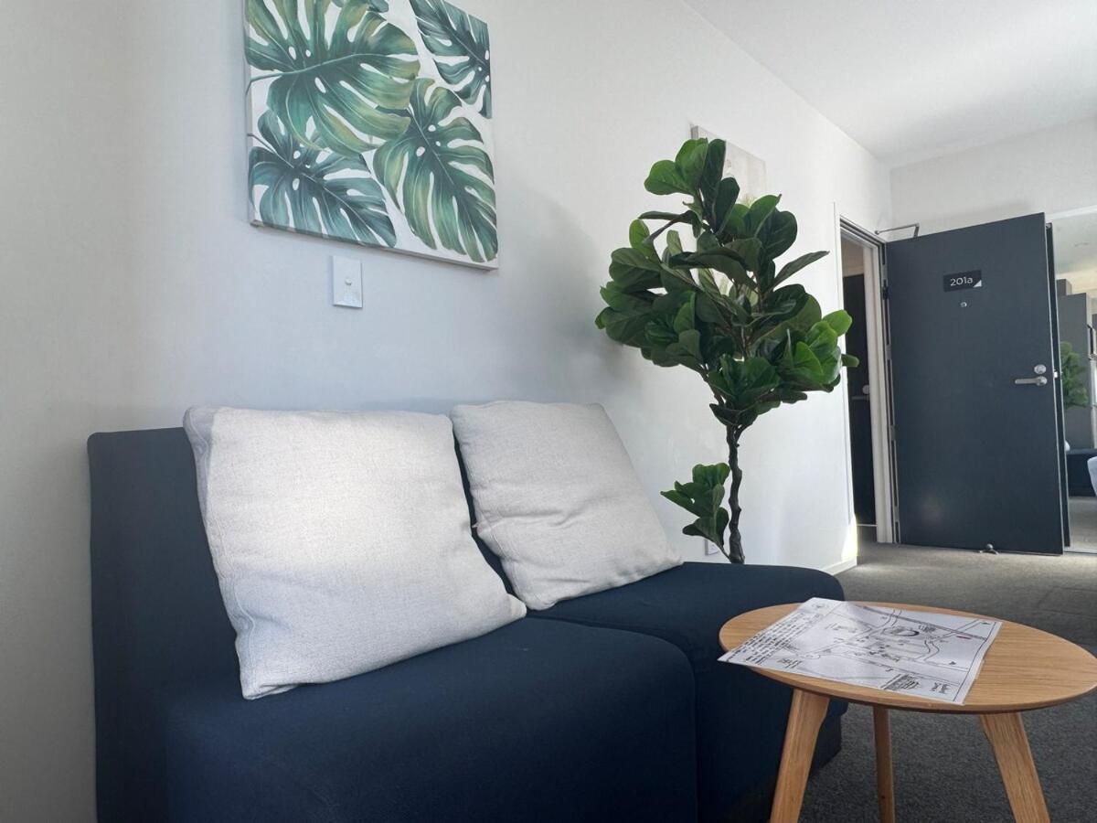 Azeroth - Comfy & Artistic In Newmarket * Auckland