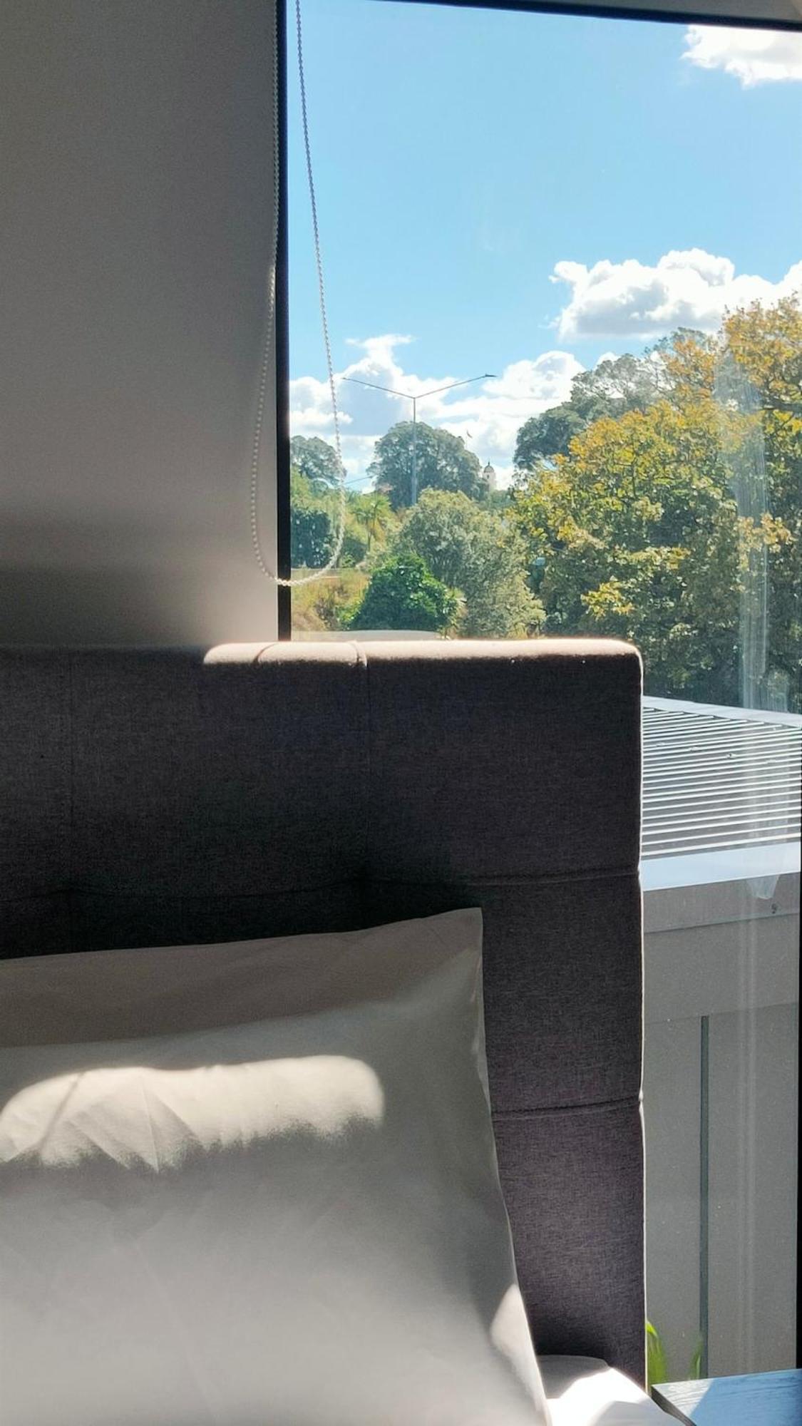 Azeroth - Comfy & Artistic In Newmarket