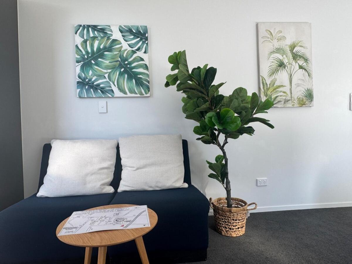 Azeroth - Comfy & Artistic In Newmarket * Auckland
